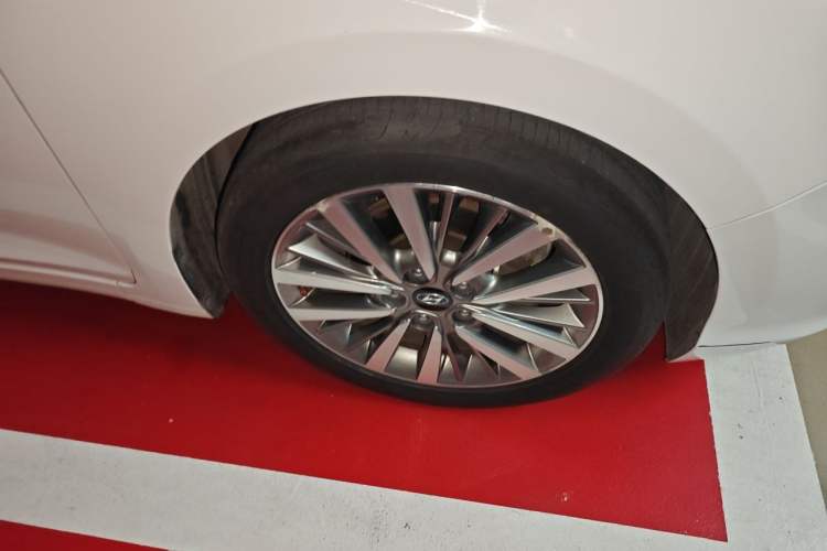 Used Hyundai Mistra 2017 1.8L Automatic Smart GLS China V Standard Right Front Wheel Hub