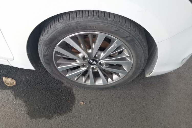 Used Hyundai Mistra 2017 1.8L Automatic Smart GLS China V Standard Right Front Wheel Hub
