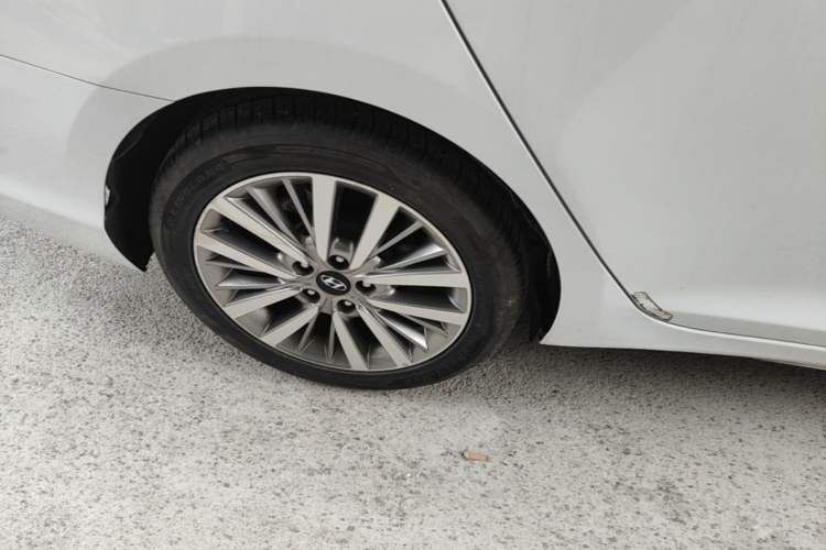 Used Hyundai Mistra 2017 1.8L Automatic Smart GLS China V Standard Right Rear Wheel Hub