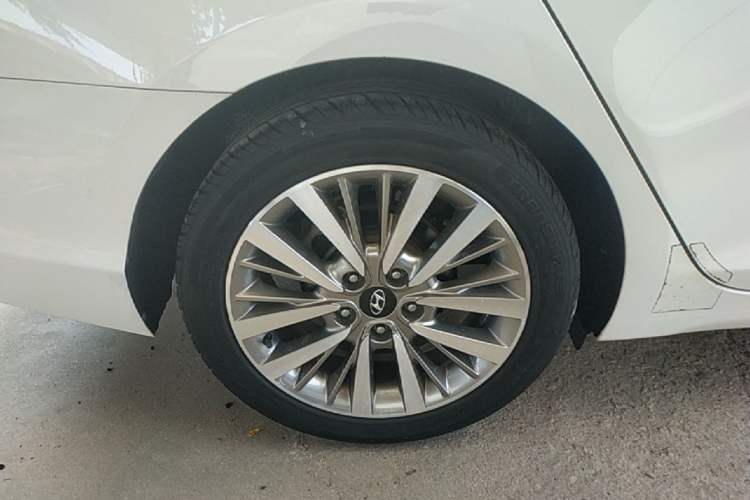 Used Hyundai Mistra 2017 1.8L Automatic Smart GLS China V Standard Right Rear Wheel Hub