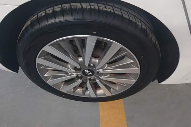 Used Hyundai Mistra 2017 1.8L Automatic Smart GLS China V Standard Right Rear Wheel Hub