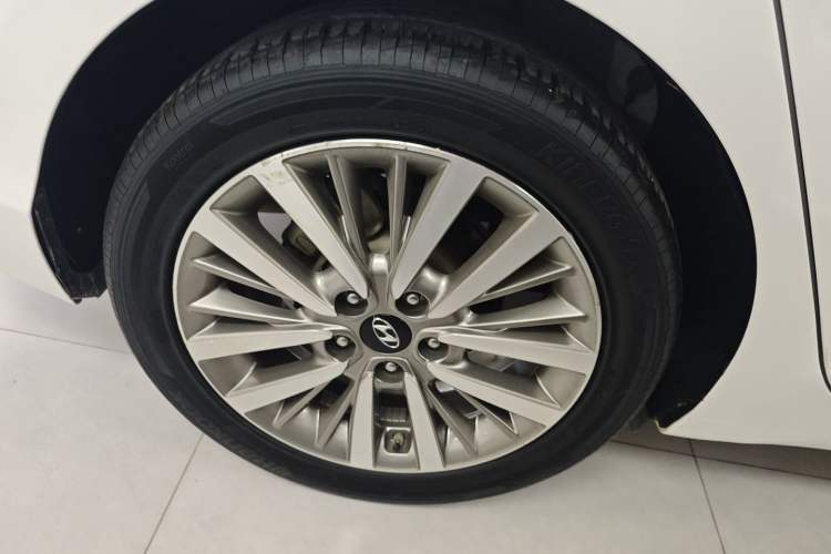 Used Hyundai Mistra 2017 1.8L Automatic Smart GLS China V Standard Right Rear Wheel Hub