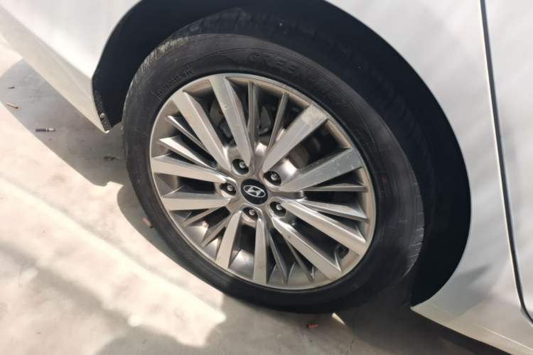 Used Hyundai Mistra 2017 1.8L Automatic Smart GLS China V Standard Right Rear Wheel Hub