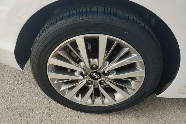 Used Hyundai Mistra 2017 1.6T Automatic Smart GLS China V Standard Right Rear Wheel Hub