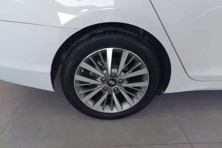 Used Hyundai Mistra 2017 1.8L Automatic Smart GLS China V Standard Right Rear Wheel Hub