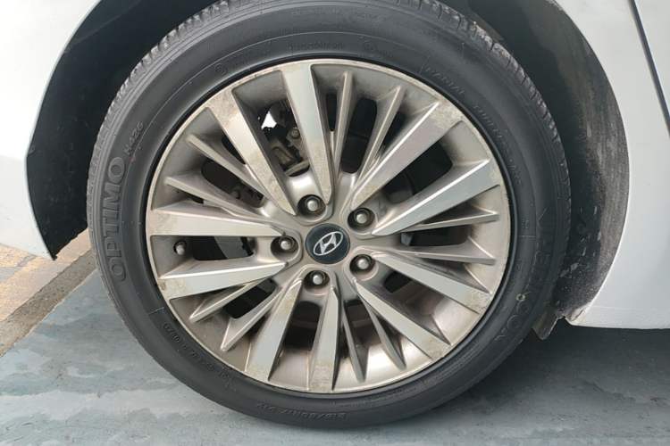 Used Hyundai Mistra 2017 1.8L Automatic Smart GLS China V Standard Right Rear Wheel Hub
