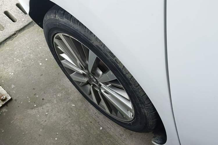 Used Hyundai Mistra 2017 1.8L Automatic Smart GLS China V Standard Right Rear Wheel Hub