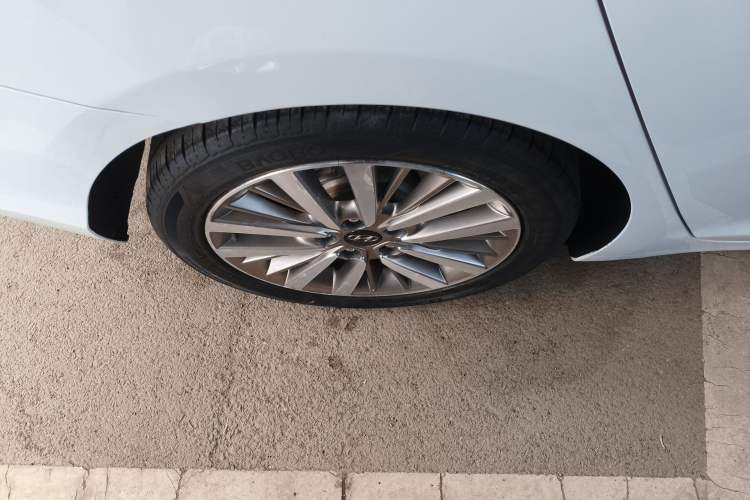 Used Hyundai Mistra 2017 1.8L Automatic Smart GLS China V Standard Right Rear Wheel Hub