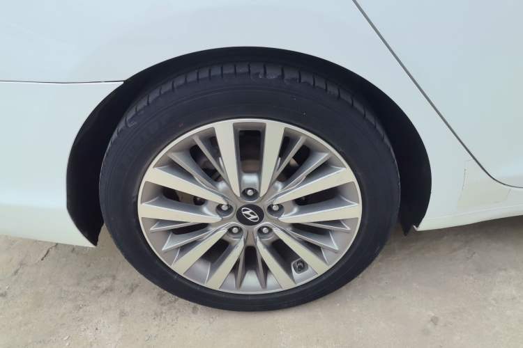 Used Hyundai Mistra 2017 1.8L Automatic Deluxe DLX Model China V Emission Standard Right Rear Wheel Hub