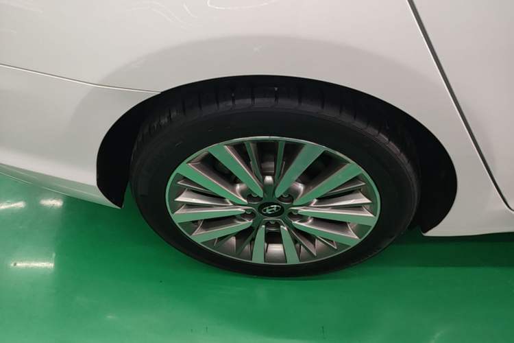 Used Hyundai Mistra 2017 1.8L Automatic Smart GLS China V Standard Right Rear Wheel Hub