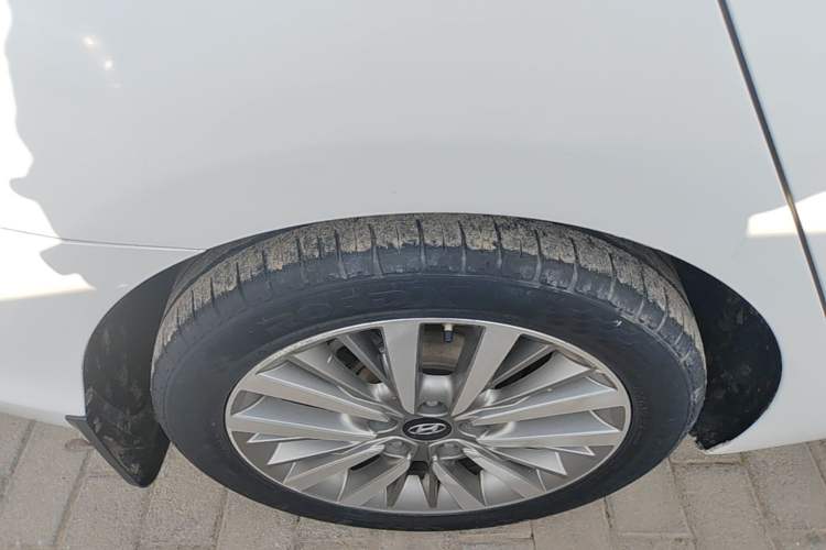 Used Hyundai Mistra 2017 1.8L Automatic Deluxe DLX Model China V Emission Standard Right Rear Wheel Hub