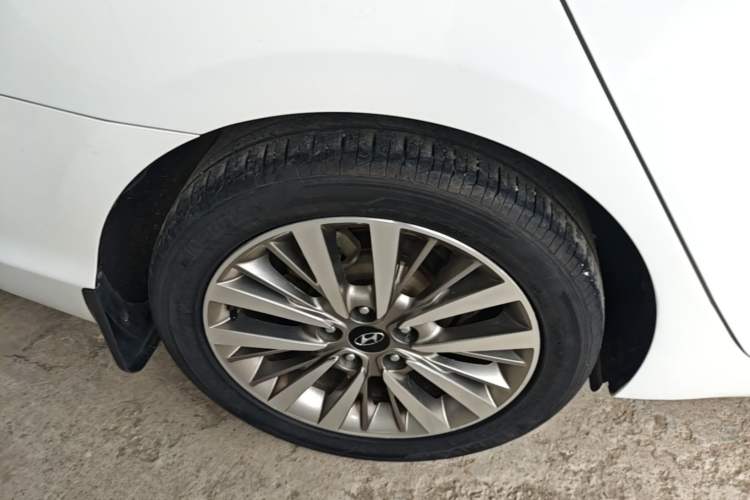 Used Hyundai Mistra 2017 1.8L Automatic Smart GLS China V Standard Right Rear Wheel Hub