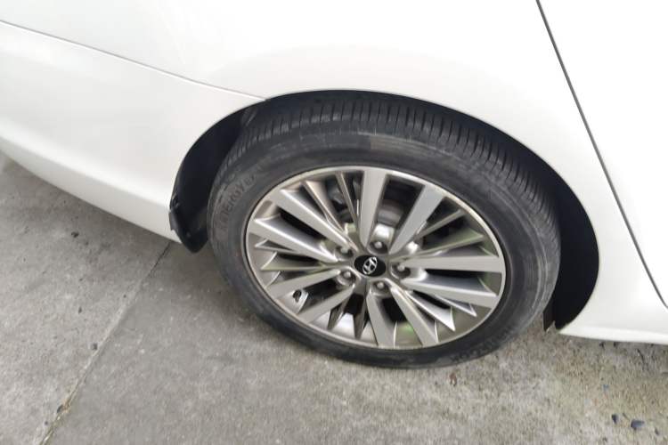 Used Hyundai Mistra 2017 1.8L Automatic Smart GLS China V Standard Right Rear Wheel Hub