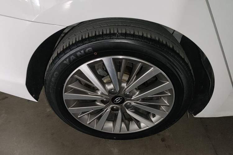 Used Hyundai Mistra 2017 1.8L Automatic Smart GLS China V Standard Right Rear Wheel Hub