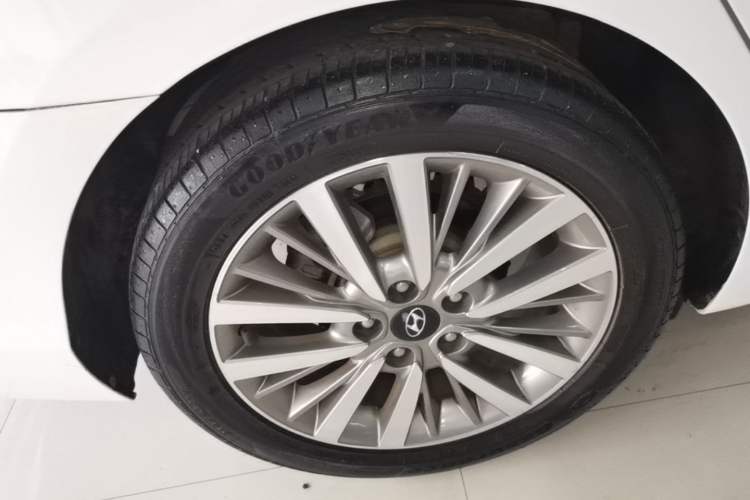 Used Hyundai Mistra 2017 1.8L Automatic Smart GLS China V Standard Right Rear Wheel Hub