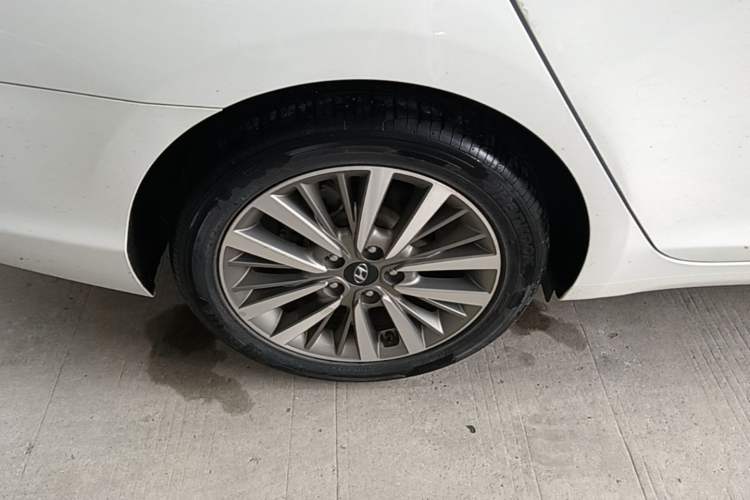 Used Hyundai Mistra 2017 1.8L Automatic Smart GLS China V Standard Right Rear Wheel Hub