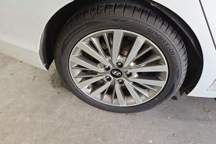 Used Hyundai Mistra 2017 1.8L Automatic Smart GLS China V Standard Right Rear Wheel Hub