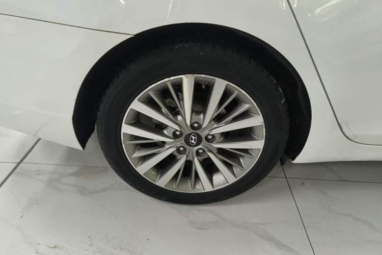 Used Hyundai Mistra 2017 1.8L Automatic Smart GLS China V Standard Right Rear Wheel Hub
