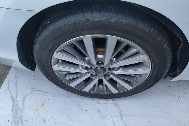 Used Hyundai Mistra 2017 1.8L Automatic Smart GLS China V Standard Right Rear Wheel Hub