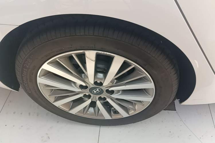 Used Hyundai Mistra 2017 1.8L Automatic Smart GLS China V Standard Right Rear Wheel Hub