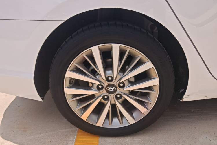 Used Hyundai Mistra 2017 1.8L Automatic Deluxe DLX Model China V Emission Standard Right Rear Wheel Hub