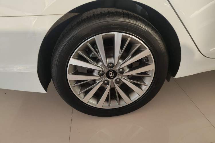 Used Hyundai Mistra 2017 1.8L Automatic Smart GLS China V Standard Right Rear Wheel Hub