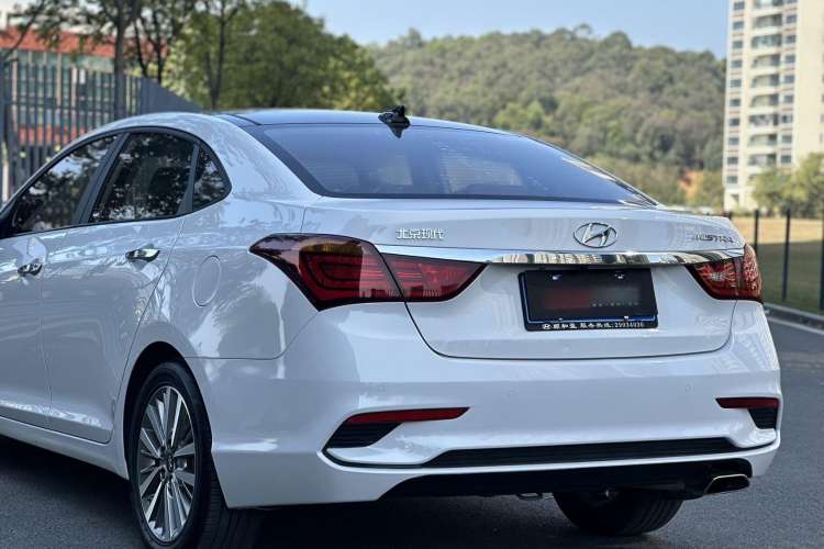Used Hyundai Mistra 2017 1.8L Automatic Deluxe DLX Model China V Emission Standard Roof