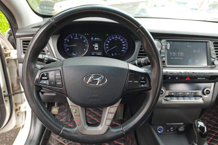Used Hyundai Mistra 2017 1.8L Automatic Deluxe DLX Model China V Emission Standard Steering Wheel