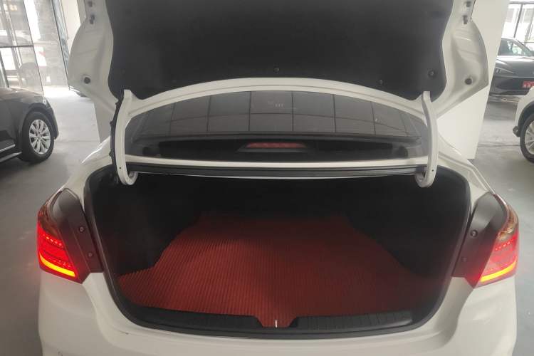 Used Hyundai Mistra 2017 1.8L Automatic Deluxe DLX Model China V Emission Standard Trunk