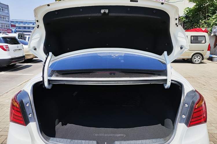 Used Hyundai Mistra 2017 1.8L Automatic Deluxe DLX Model China V Emission Standard Trunk