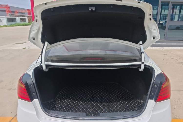 Used Hyundai Mistra 2017 1.8L Automatic Deluxe DLX Model China V Emission Standard Trunk
