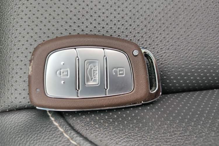 Used Hyundai Mistra 2017 1.6T Automatic Smart GLS China V Standard Vehicle Key