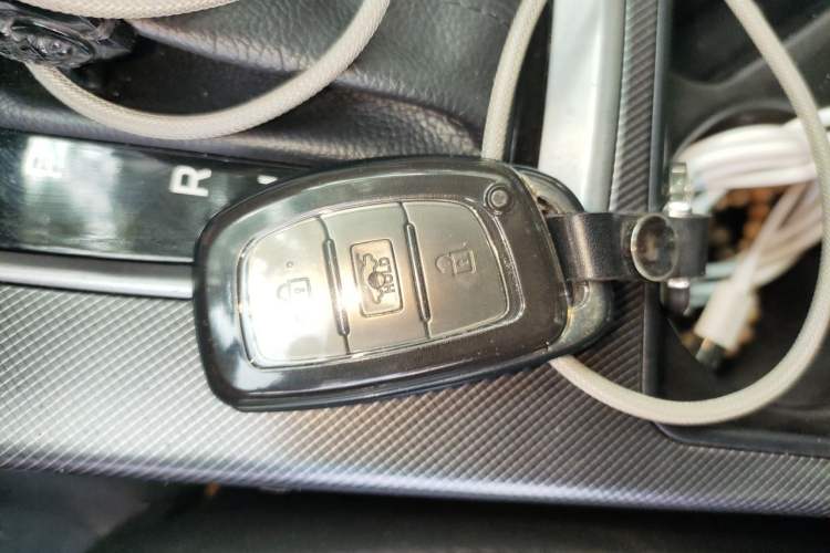 Used Hyundai Mistra 2017 1.8L Automatic Deluxe DLX Model China V Emission Standard Vehicle Key