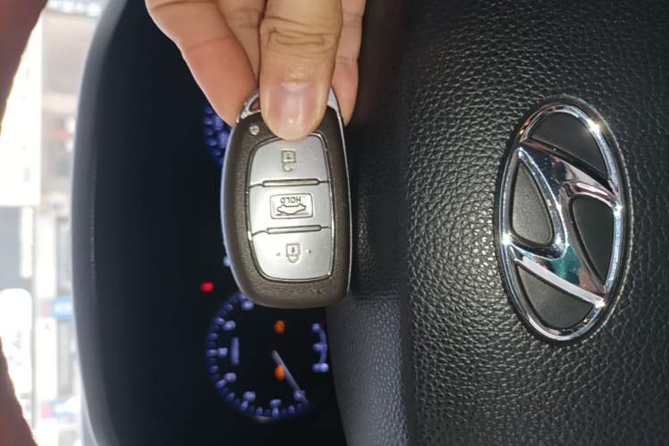 Used Hyundai Mistra 2017 1.8L Automatic Deluxe DLX Model China V Emission Standard Vehicle Key