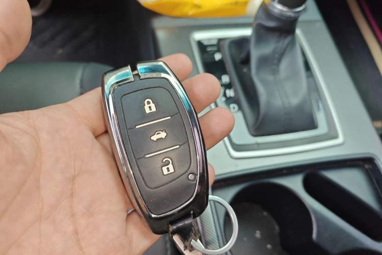 Used Hyundai Mistra 2017 1.8L Automatic Deluxe DLX Model China V Emission Standard Vehicle Key