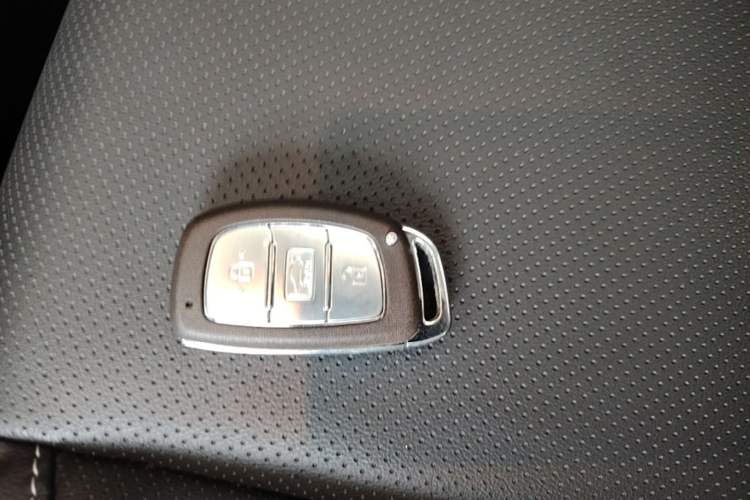 Used Hyundai Mistra 2017 1.6T Automatic Smart GLS China V Standard Vehicle Key