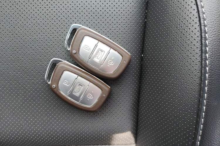 Used Hyundai Mistra 2017 1.6T Automatic Smart GLS China V Standard Vehicle Key