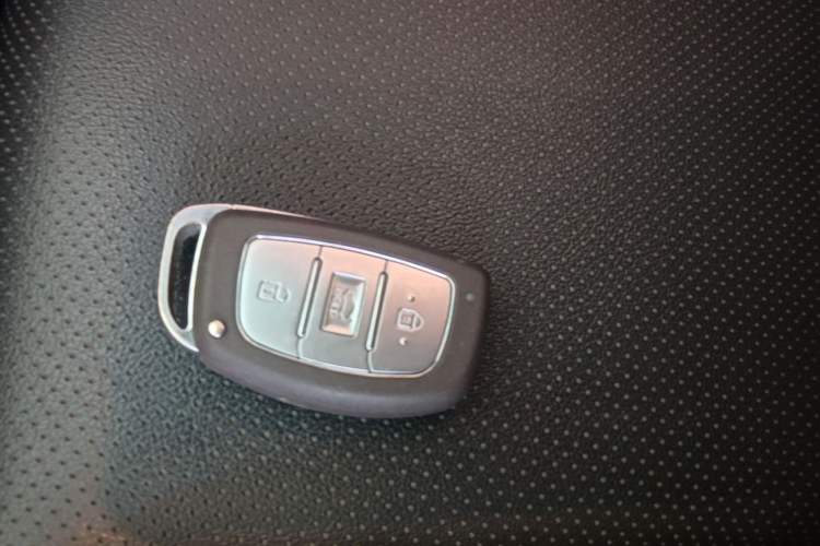Used Hyundai Mistra 2017 1.8L Automatic Deluxe DLX Model China V Emission Standard Vehicle Key