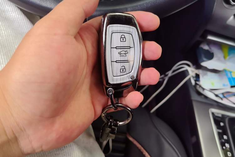 Used Hyundai Mistra 2017 1.8L Automatic Deluxe DLX Model China V Emission Standard Vehicle Key