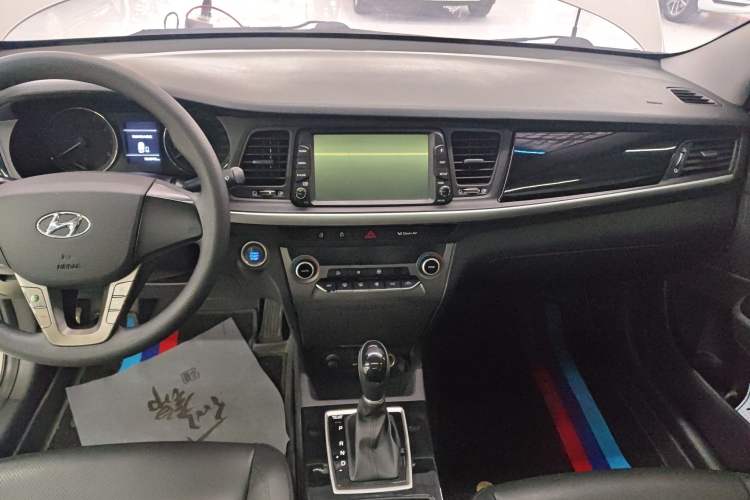 Used Hyundai Mistra 2017 1.8L Automatic Smart GLS China V Standard Audio And AC Panel