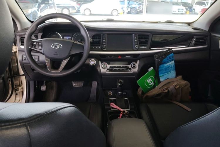 Used Hyundai Mistra 2017 1.8L Automatic Smart GLS China V Standard Center Console