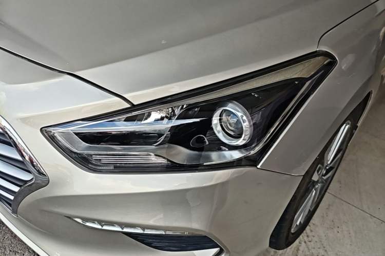 Used Hyundai Mistra 2017 1.8L Automatic Deluxe DLX Model China V Emission Standard Left Front Headlight