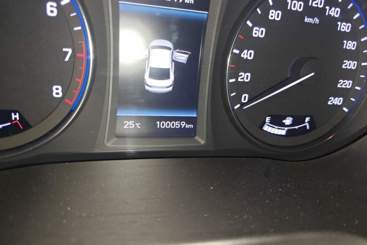 Used Hyundai Mistra 2017 1.8L Automatic Deluxe DLX Model China V Emission Standard Odometer Close Up