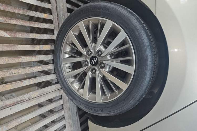 Used Hyundai Mistra 2017 1.8L Automatic Smart GLS China V Standard Right Rear Wheel Hub