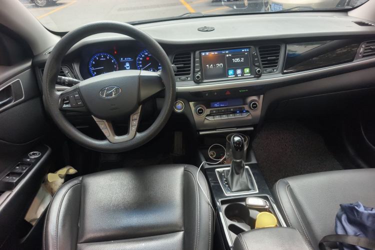 Used Hyundai Mistra 2019 1.8L Automatic Smart GLS China VI Standard Center Console