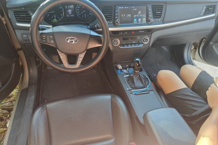 Used Hyundai Mistra 2019 1.8L Automatic Smart GLS China VI Standard Center Console