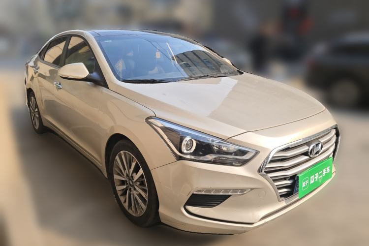 Used Hyundai Mistra 2019 1.8L Automatic Deluxe DLX Model China VI Standard Front Right 45 Deg