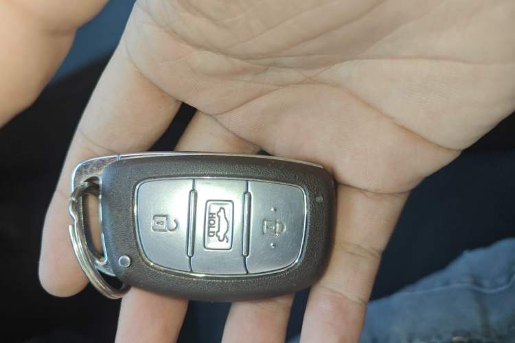 Used Hyundai Mistra 2019 1.8L Automatic Smart GLS China VI Standard Vehicle Key