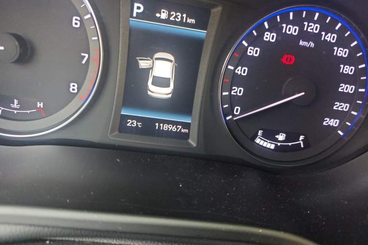 Used Hyundai Mistra 2019 1.8L Automatic Smart GLS Commemorative Model China VI Standard Odometer Close Up