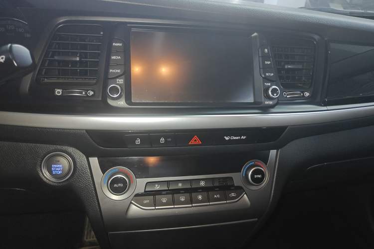 Used Hyundai Mistra 2019 1.8L Automatic Smart GLS China VI Standard Audio And AC Panel